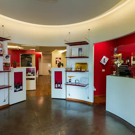 Kare Hotel 4*